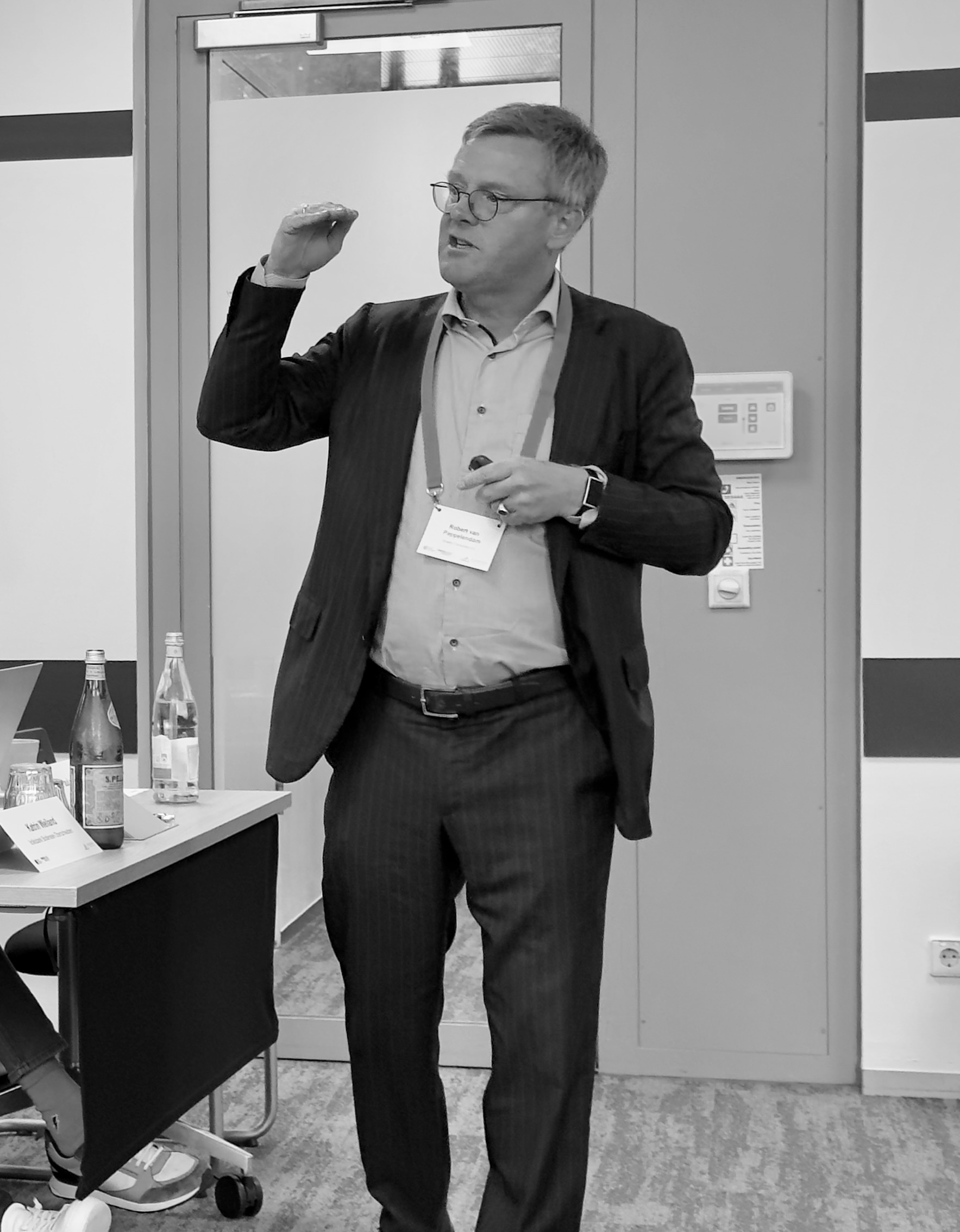 Robert van Pappelendam speaking